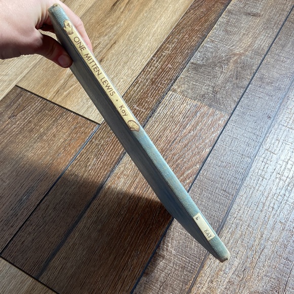 One Mitten Lewis by Helen Kay Vintage Hard Cover Book - Picture 10 of 13